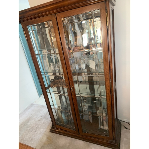 Lovely Vintage Wooden & Glass Cabinet w/ Lights (CONTENTS NOT INCLUDED) - 48W, 19D, 78T 