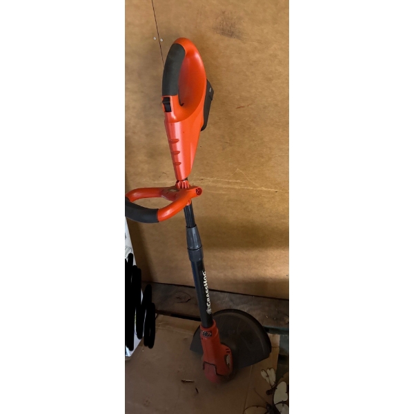 Black & Decker Grasshogs Cordless Trimmer/Edger NST1810-CA