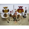 Image 1 : Decorative Lot with Owl Canvas, Glassware, Jewelry, and Collectibles
