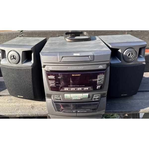 SHARP Compact Disk Changer Cassette Deck w/ AM/FM Radio Mo.Q2700