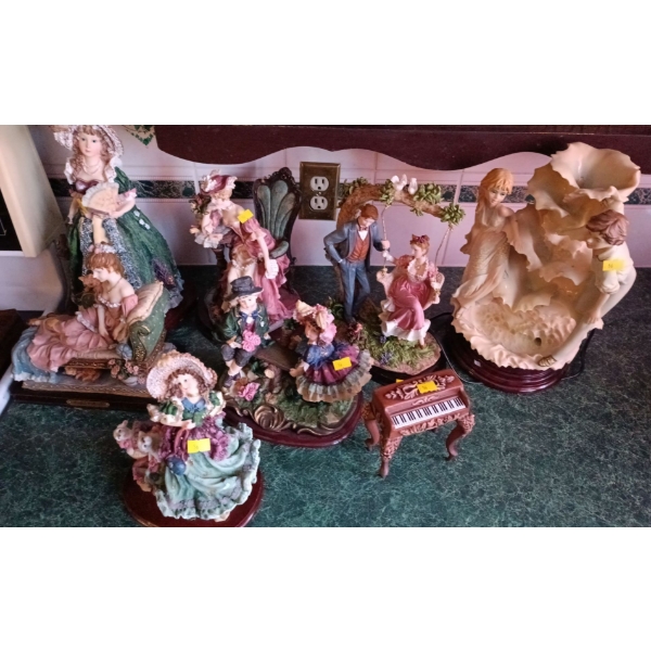 Adeline Collection, Marie France Collection, and More Figures Set 