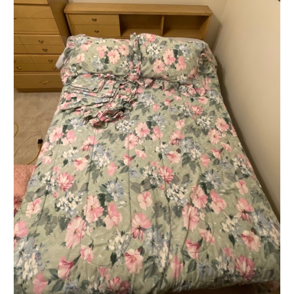 Vintage Double Bed Bundle HeadBoard Frame Matt/BS & Linens