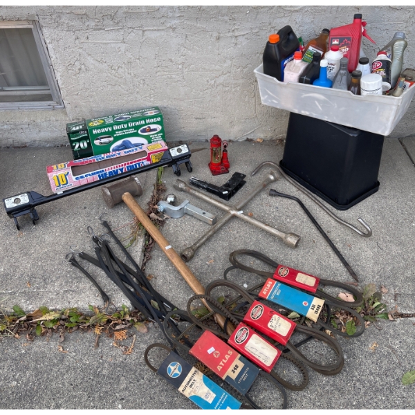 Car Owners Essentials - 2 Tonne Hydraulic Jack Drain Hoses Trailor Hitch & More