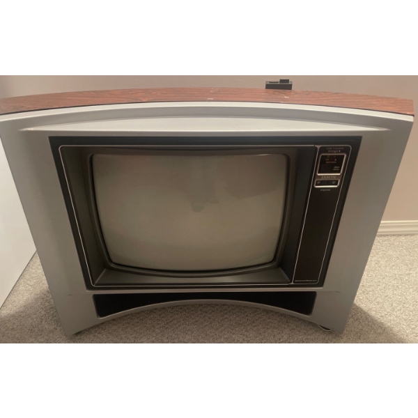 Zenith Space Command System 3 Rear Projection Television 43x22x30 Mo.AK 264789