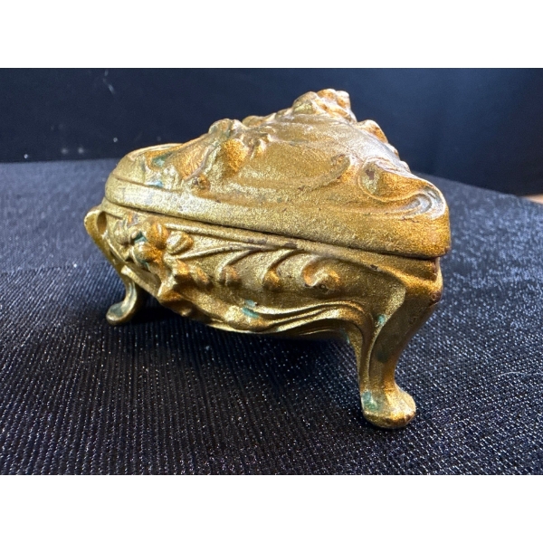 Heart Shaped Gilt Metal Jewelry Box 3.5L