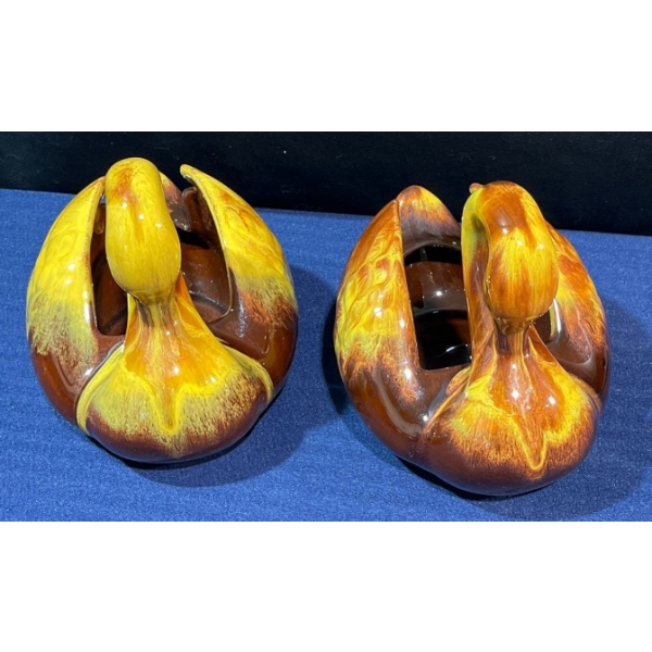 Blue Mountain Pottery Swans - Burnt Orange