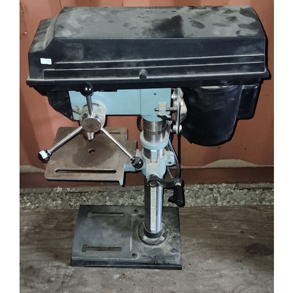 Delta Model RM-5061 Drill Press 9.5 W, 15.5 D, 33 T 