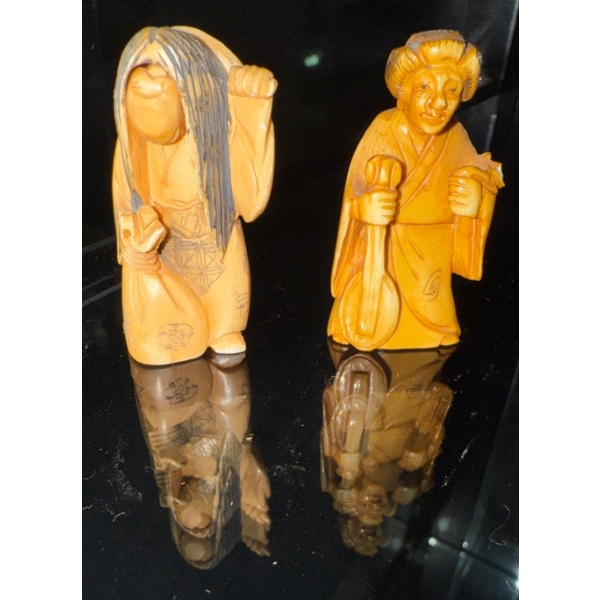 Japanese Carved Ivory Netsuke Figurines 3T (2)