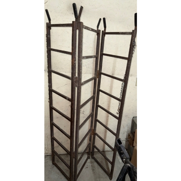 Fold-Up Upright Loading Ramps w/Ladder Design