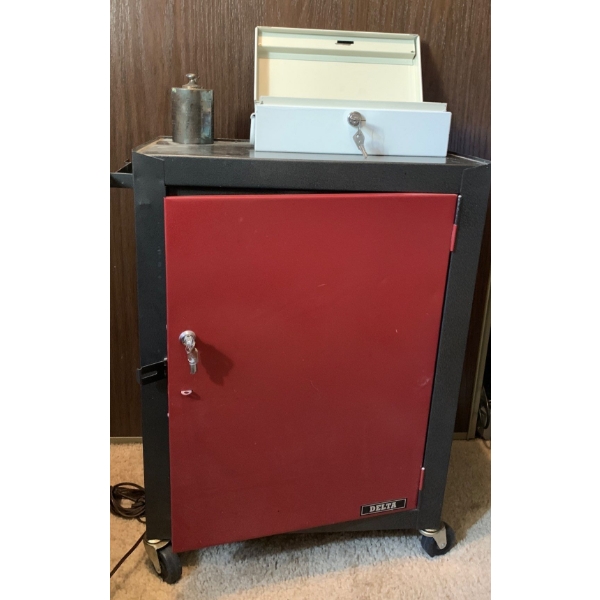 Metal Lock Box On Castors 27T w/ Lockable Cash Box
