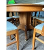 Image 2 : Circa 1925 from the Reid Homestead. Closed 42" Extends to 72" 3 x 10" leaves. 6 Chairs in total