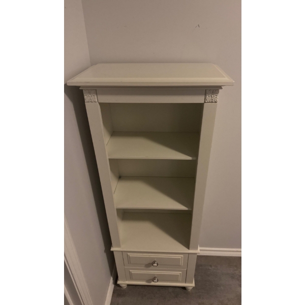 White Shelf - 18W, 10D, 45T 