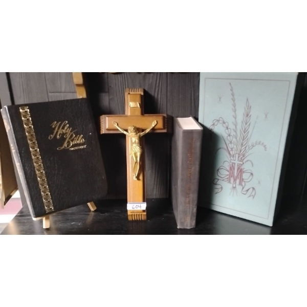 Beautiful Illustrated Family Bible w/ Handcarved Crusafix & Contents