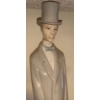 Image 8 : LLADRO Edwardian Couple w/ Adorable Dog - 12W, 6D, 19T