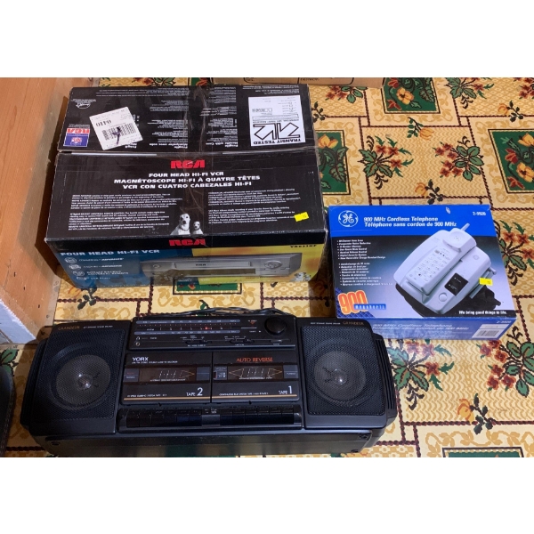 Vintage Electronics (RCA VR633HF, Grandeur Yorx, General Electric) 