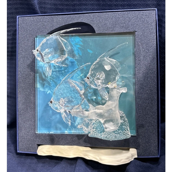 Swarovski Crystal Wonders of the Sea  "Fish" 8.5T with Original Box