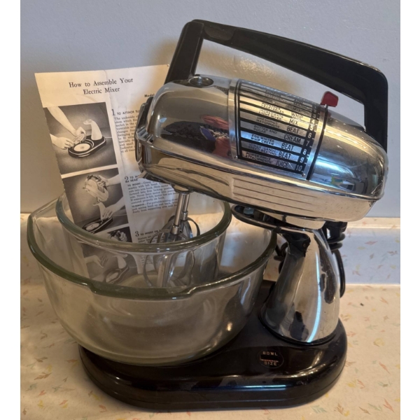 Vintage Chrome-Plated Dormeyer Model SM-6 Stand Mixer With Glass Bowls