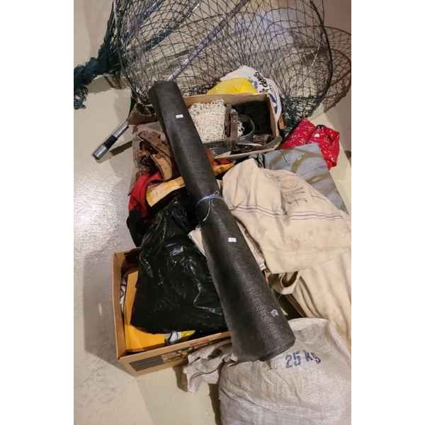 Several Telescoping Nets- Silver Handle: 38 X 42, Plus Handle, Extra Nets and More!