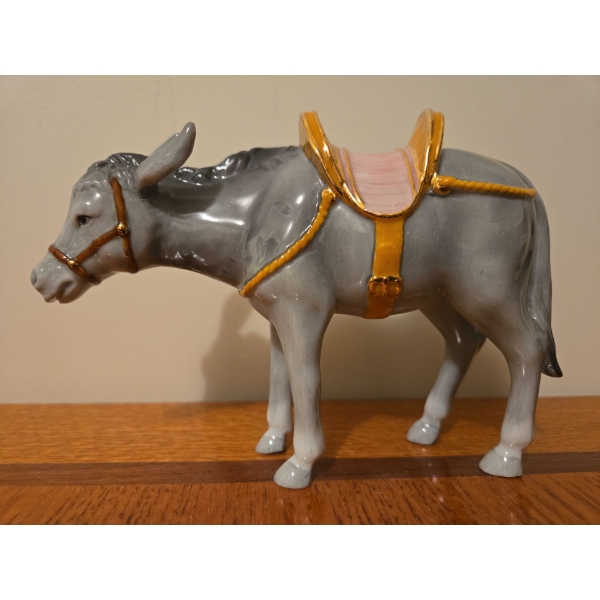Royal Doulton 'Holiday Traditions' Nativity Donkey Figurine w/  22k Gold Coating - 7W, 5T 