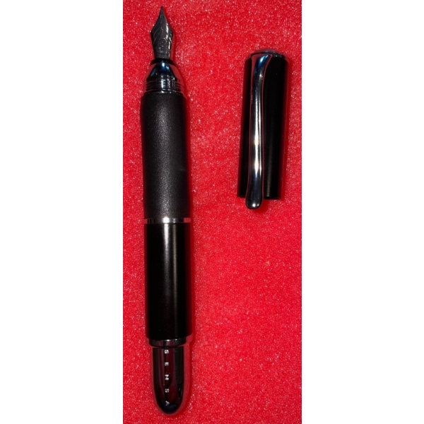 Collectable Black Sensa Fountain Pen 