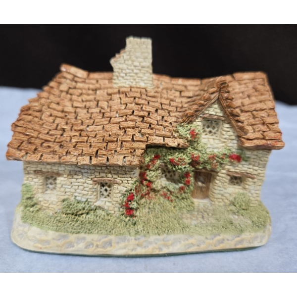 Hand Carving 'Sussex Cottage' By David Winter 