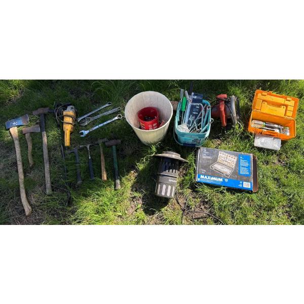 Sockets, Wrenches, Maximum Unused Tool Kit, Black and Decker CS1014, DW831, More 