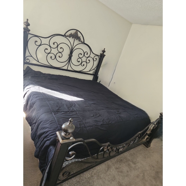 Ornate Metal King Sized Head and Foot Boards w/ Side Rails 83 W, 90 D, 66.5 T 