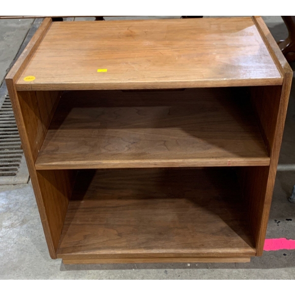 Lovely Wooden Side Table - 25W, 16D, 25T 
