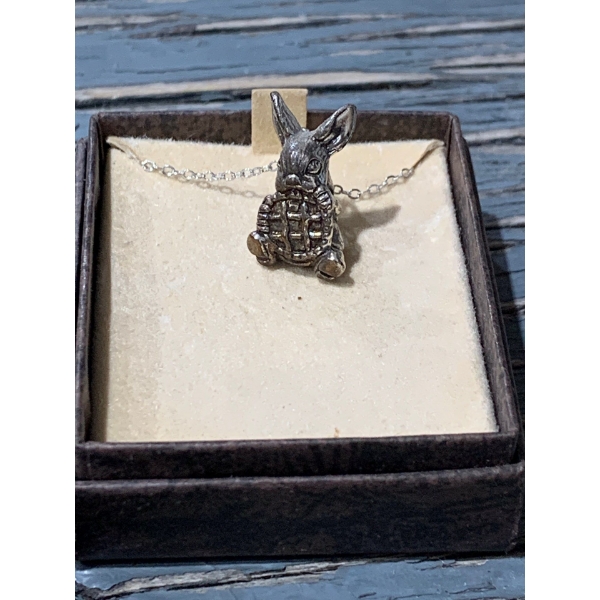 Pen Delfin - Sterling Stamped Chain w/ Pie Rabbit Pendant 8.7g 
