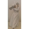Image 2 : LLADRO Porcelain Sister Nun in White Holding A Tambourine 10T