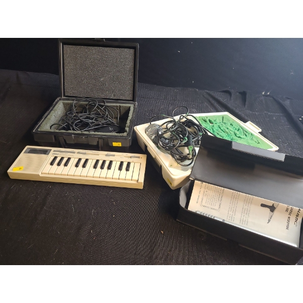 Mini Keyboard, Microphones 