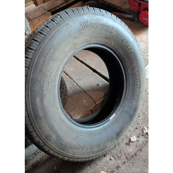 Solo Tire - BRIDGESTONE V-STEEL R18 265 LT345/75R16