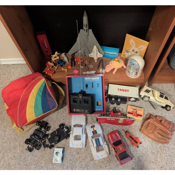 Vintage Toys, Models, and Memorabilia & Accessories