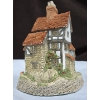 Image 4 : Hand Carved 'Squires Hall' By David Winter