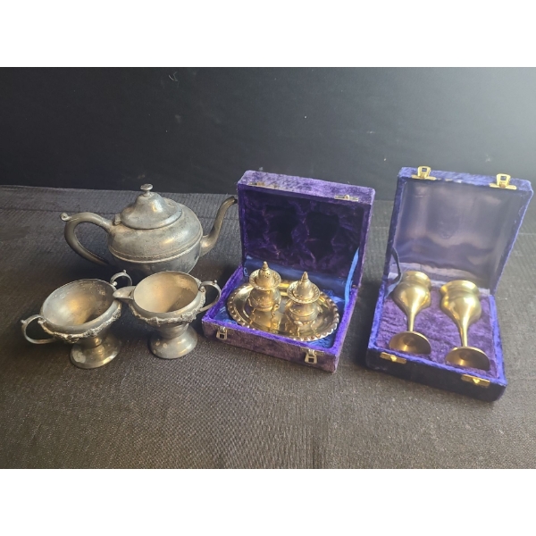 Assorted Metalware Including: Teapot 8 T