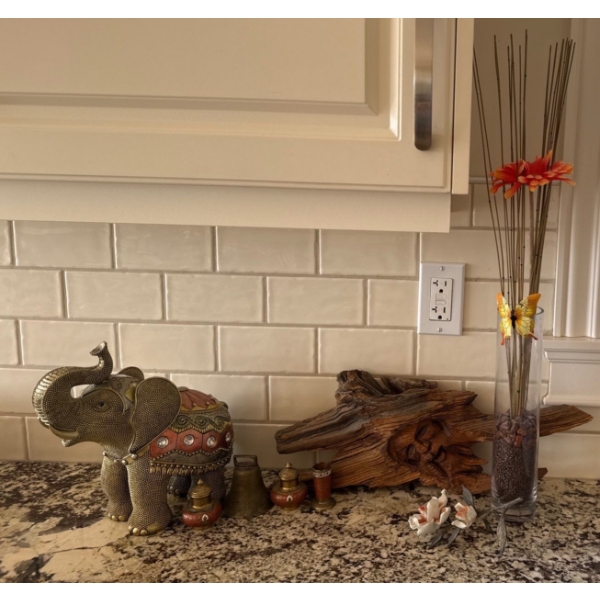 Home Decor Collection Incl. Wooden Sculpture By Tono 95, Brass Items, Elephant and More 