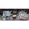 Image 1 : Outdoor Garden Décor Lot: Metal Sun, Hummingbird, Solar Lights, Planters, Watering Can