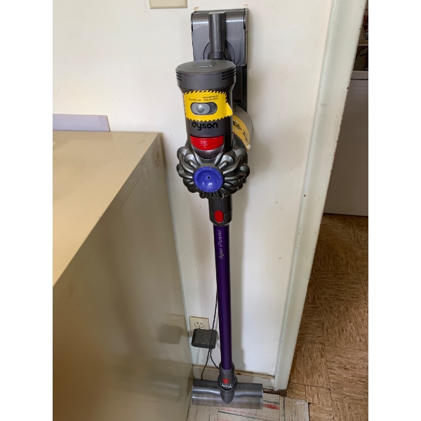 Dyson V7 Animal Cordless Stick Vacuum Cleaner Tested In Working Conditions