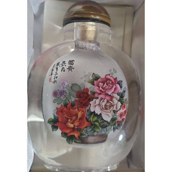 Wang Xisan Ji School Reverse Painting of Roses Snuff Bottle