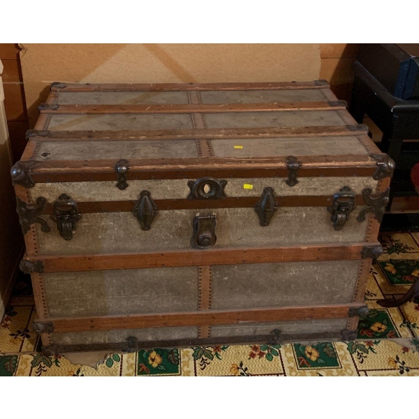 Steamer Chest (37W 23D, 25T)