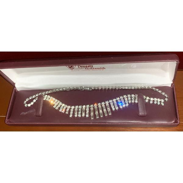 Gorgeous Sterling Silver Ladies Necklace 23g 