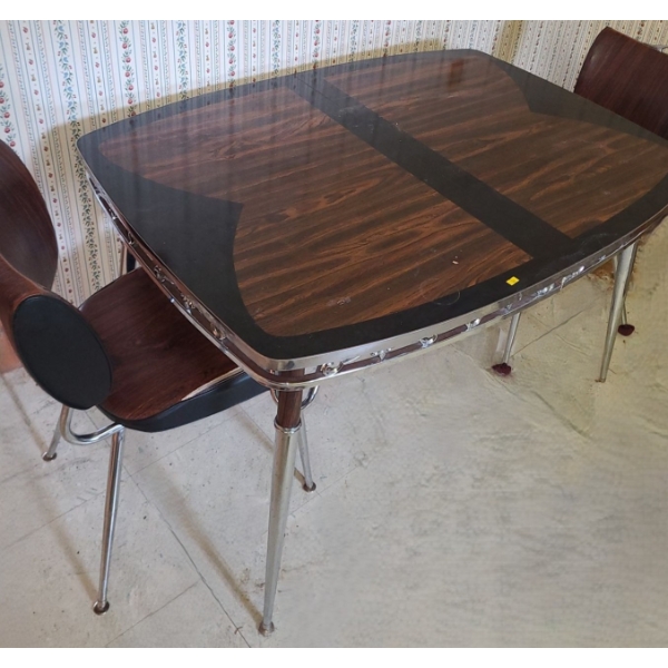 Vintage Kitchen Table 46 W, 36 D, 29 T  w/ Chrome Trim and Vinyl/ Chrome Chairs 