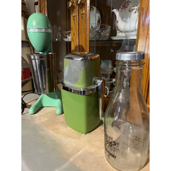 1950s vintage Sears spin away ice crusher and vintage Hamilton Beach drink, master without mixer and