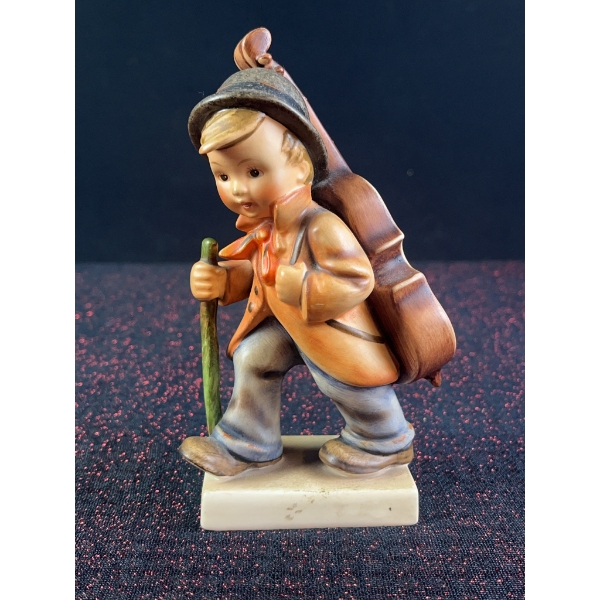 Goebel Hummel Germany Figurine 89 'Little Fiddler' 6" Tall