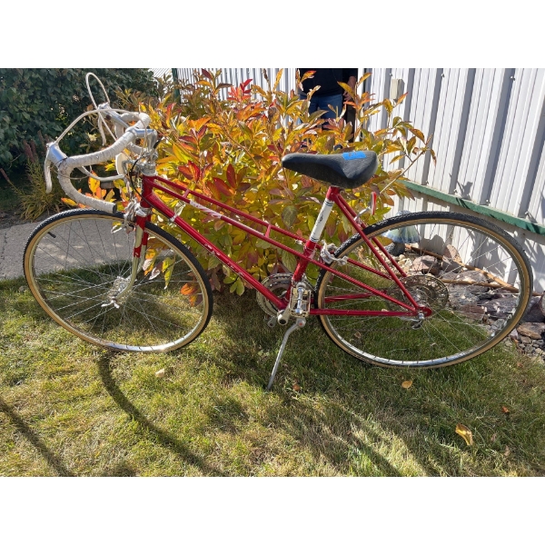 Vintage Ladies red made in Canada SEKINE Canada Limited