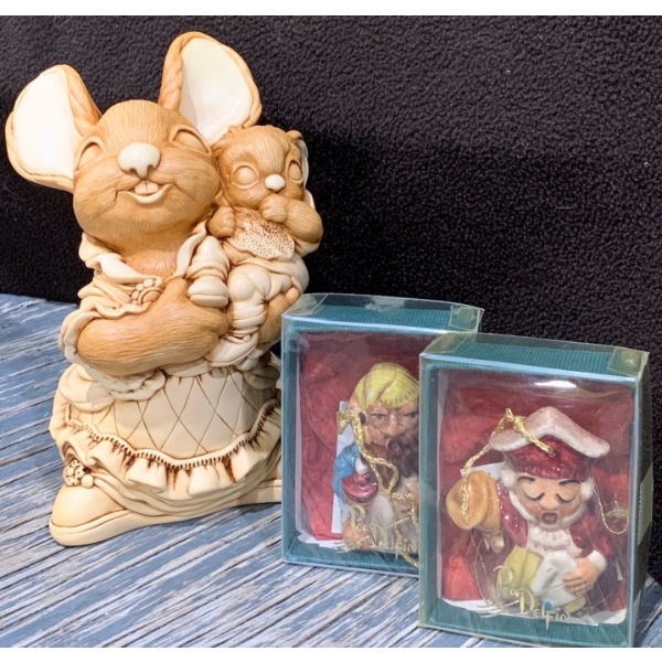 Pen Delfin Figures -  'Mom' (8T) + Lovely Ornaments  