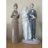 Image 1 : LLadro Figurines: Violin Man Bell 9.5 T, Wedding Couple 5 W, 3.5 D, 9.5 T  