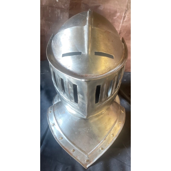Late Medieval European Knight Armour 