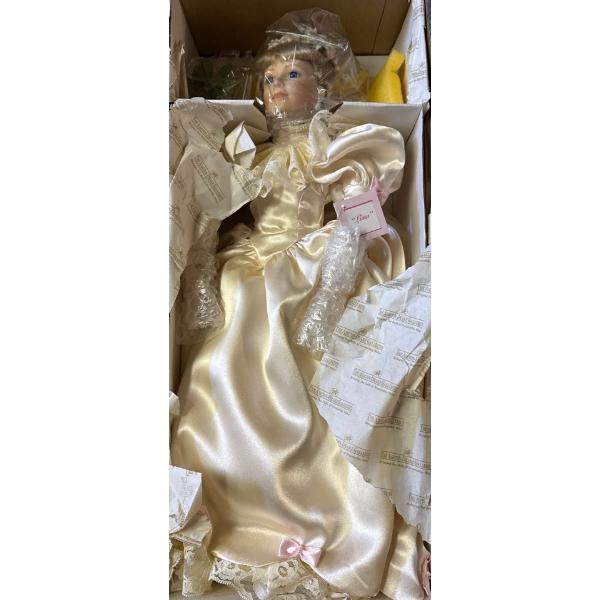 Ashton Drake Galleries Porcelain 'Lisa'  Doll in Box, 17T 
