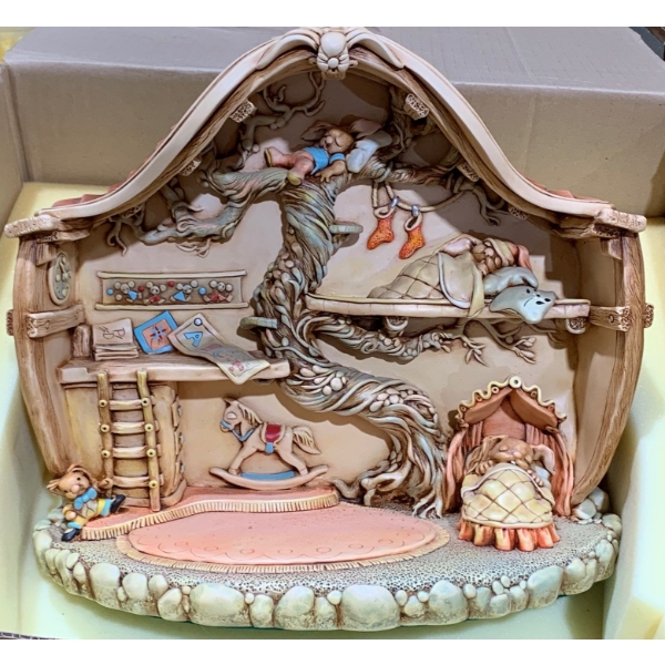 Pen Delfin Large 'Nursery' Scene/Stage w/ Some Built in Sleeping Rabbits - 14W, 13T 